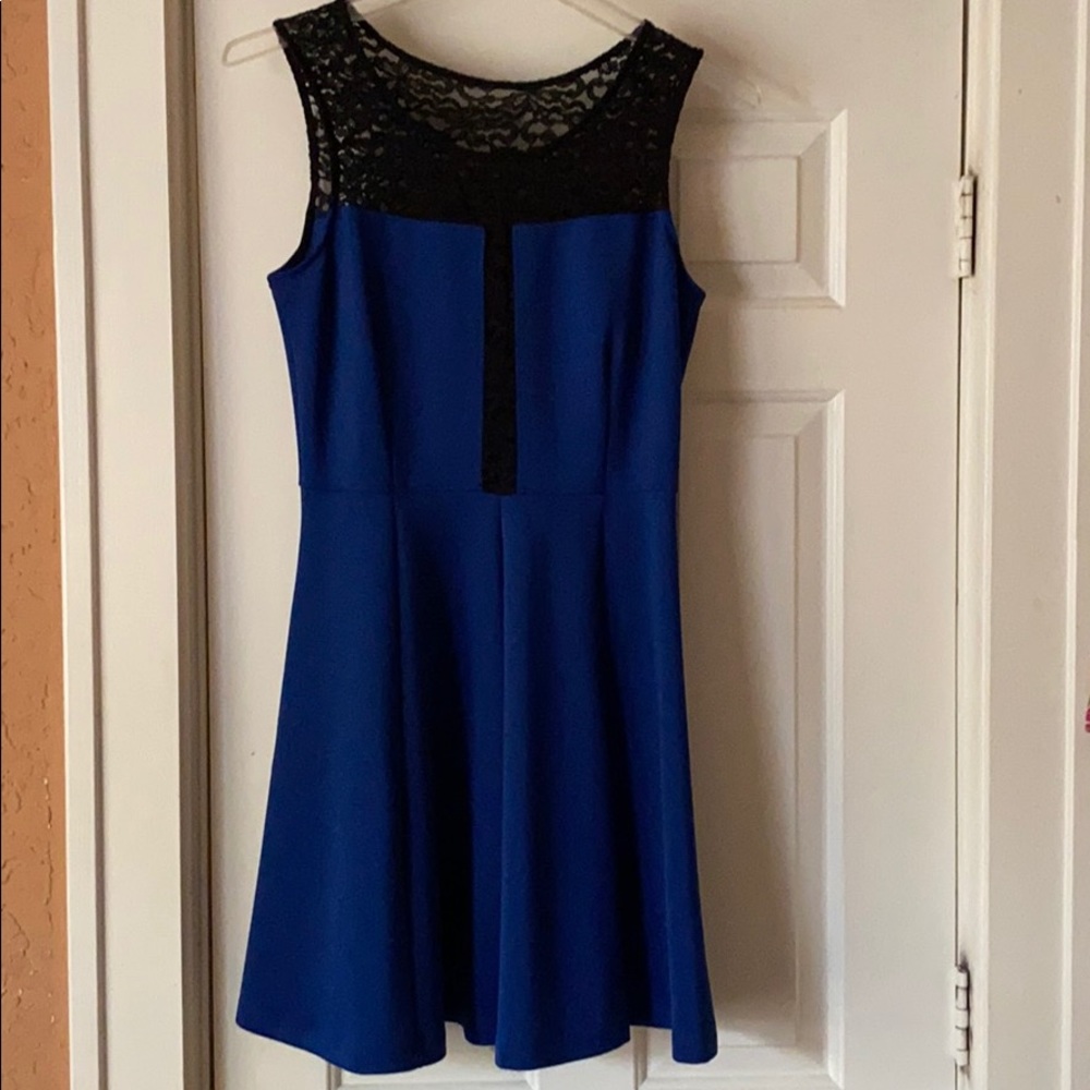 Blue dress dress perfect for any occasion !